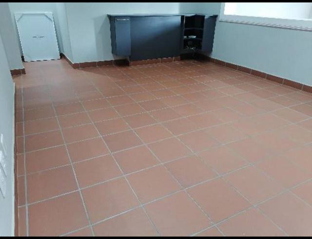 BUSINESS PROPERTY TO RENT IN CLUBVIEW
